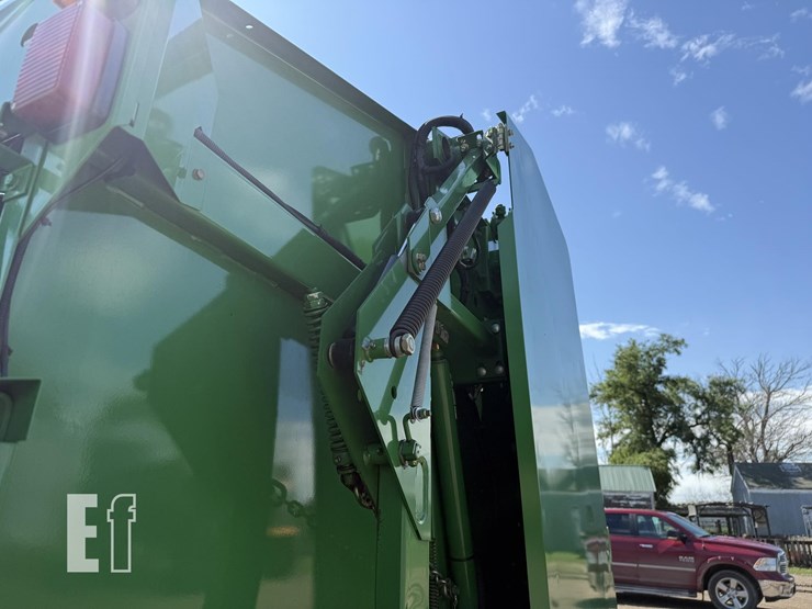 john-deere-568-image-17