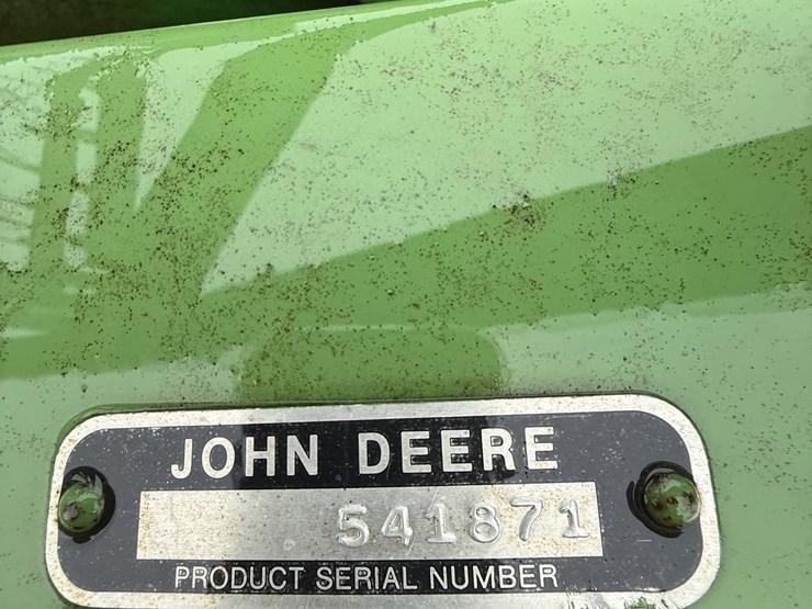 john-deere-220-image-7