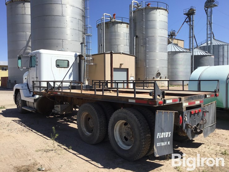 1989-freightliner-fld120-image-7