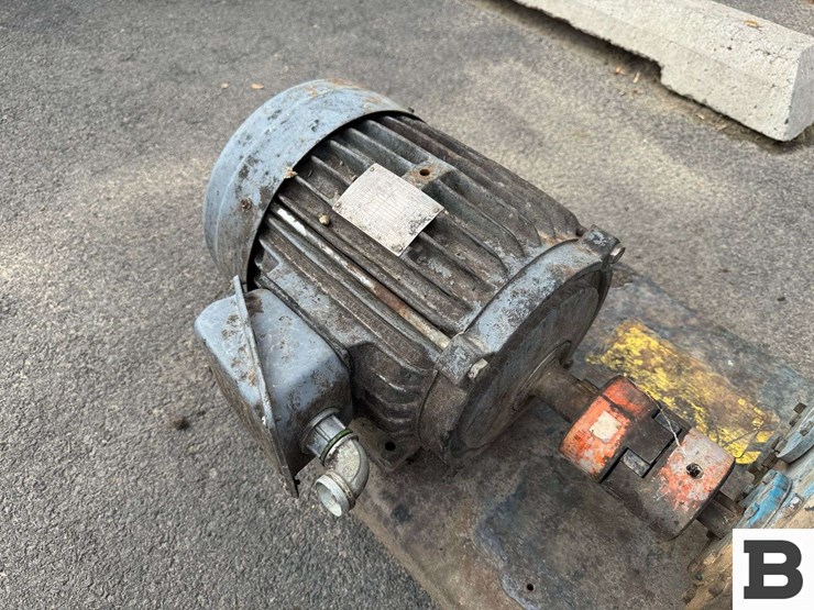 water-pump-with-motor-image-5