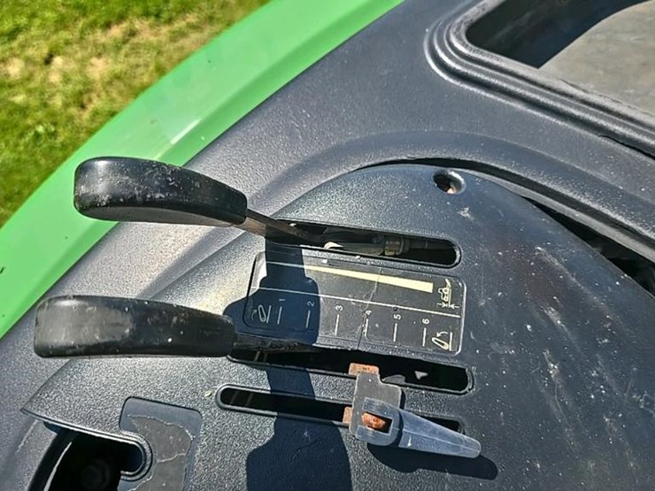 2005-john-deere-5320-image-54