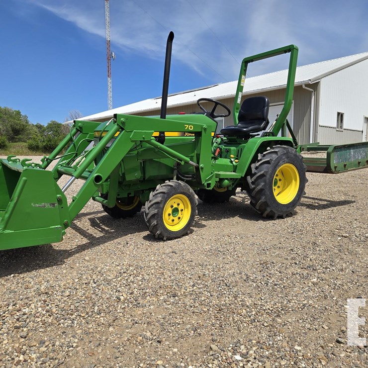 1990 JOHN DEERE 670