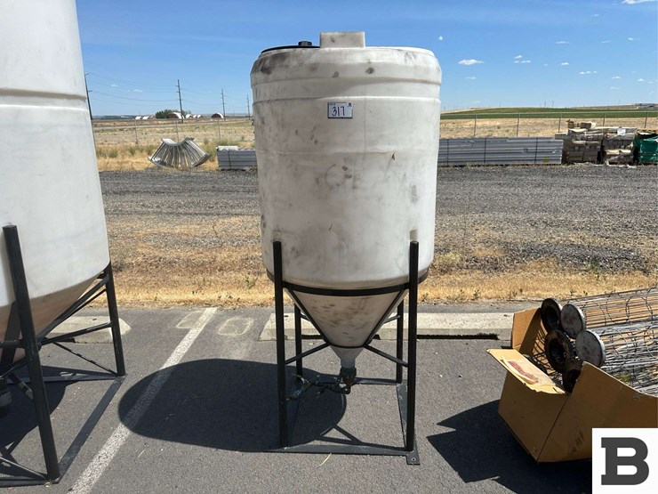 ace-roto-mold-115-gallon-vertical-tank-image-2