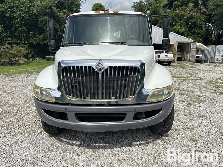 2006-international-durastar-4300-image-2