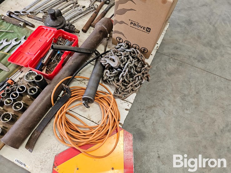 pallet-of-misc.-tools,-parts,-&-fasteners-image-8
