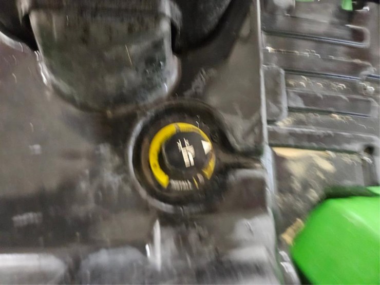 john-deere-2320-image-30