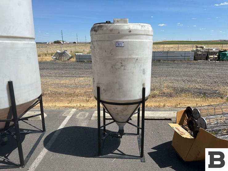 ace-roto-mold-115-gallon-vertical-tank-image-1