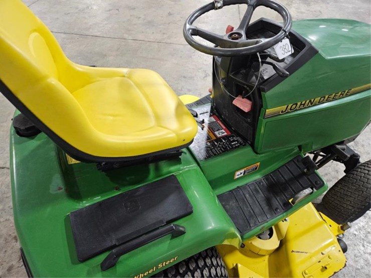 john-deere-425-image-32