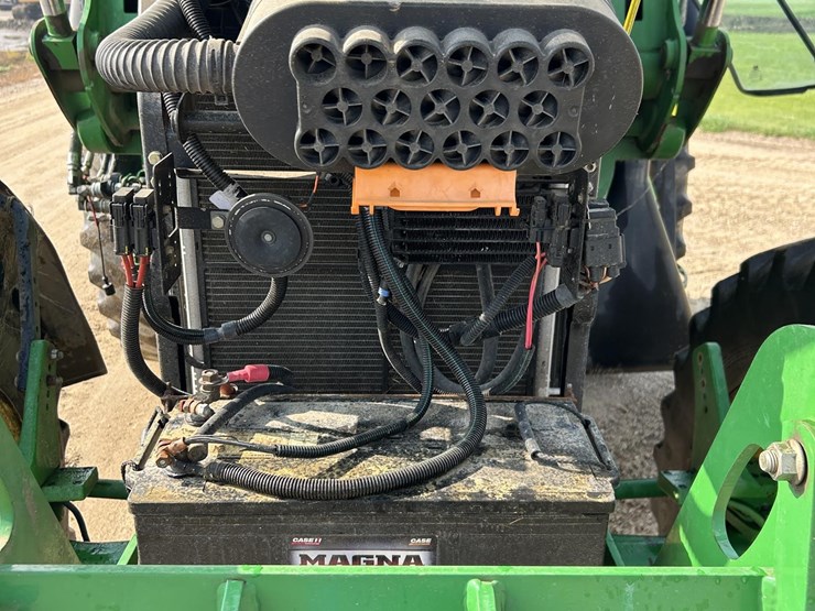 2005-john-deere-7520-image-61