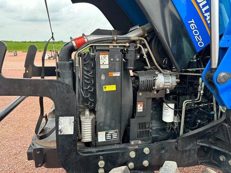 2009-new-holland-855tl-image-43