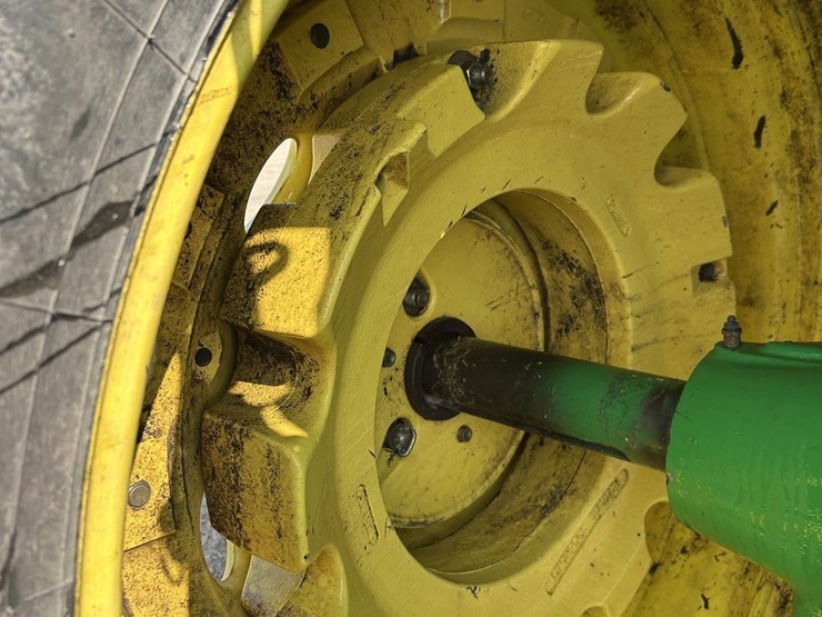 2005-john-deere-7520-image-29