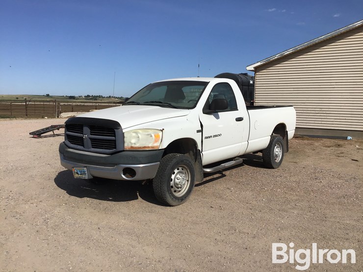 2006-dodge-ram-2500-image-1