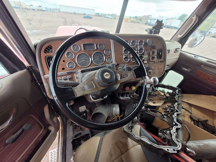 2007-peterbilt-379-image-11
