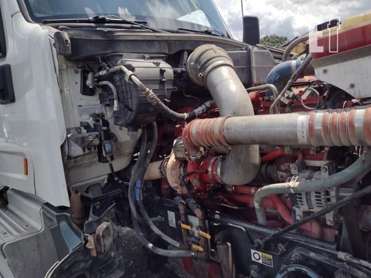 2019-peterbilt-567-image-23