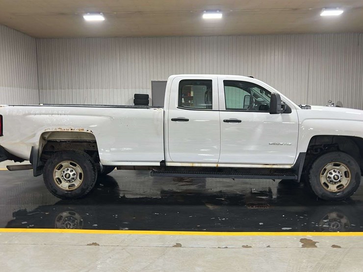 2016-chevrolet-silverado-2500hd-image-6