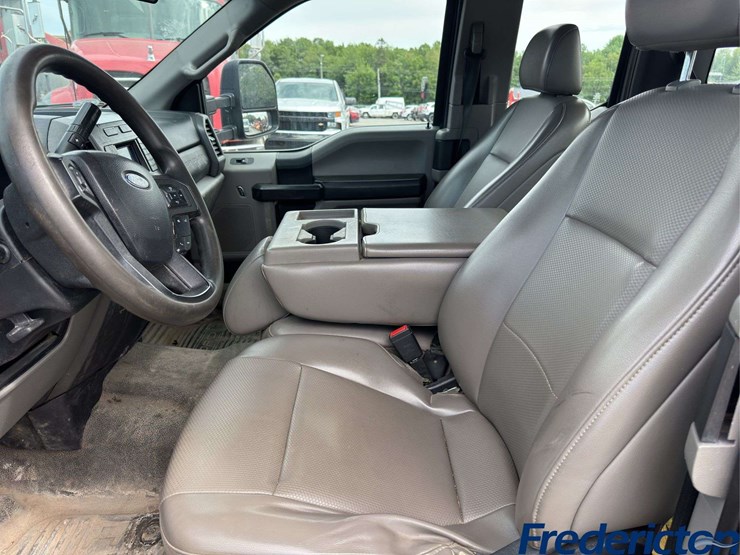 2020-ford-f350-xl-image-17