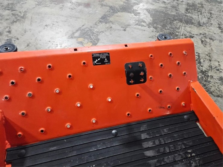 #384-•-kubota-z122rkw-zero-turn-mower-image-21