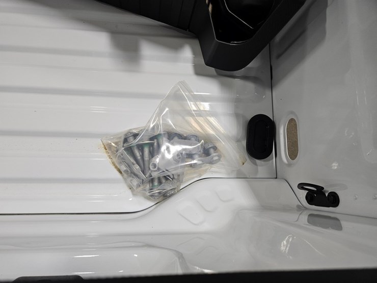 #422-•-2024-ford-8'-pick-up-truck-box-image-11