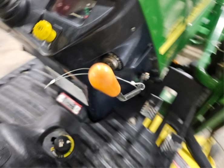 john-deere-2305-image-38