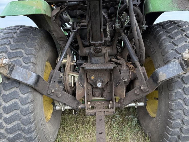 2010-john-deere-2720-image-14
