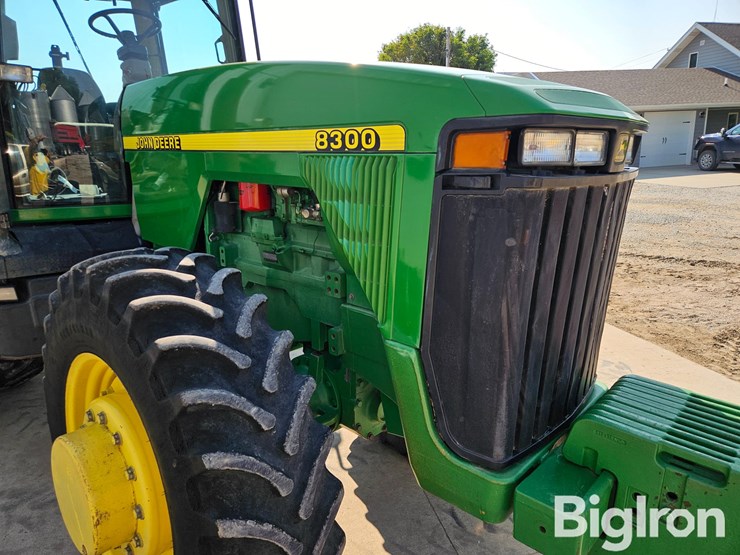 1999-john-deere-8300-image-17