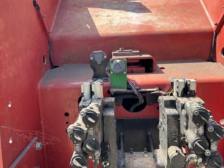 2004-case-ih-steiger-500-quadtrac-image-27