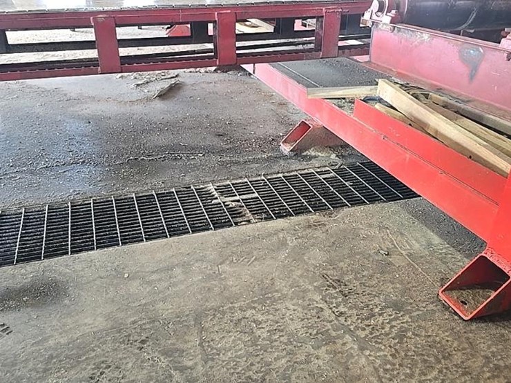 #115-•-roll-case-with-conveyor-and-side-transfer-deck-image-8
