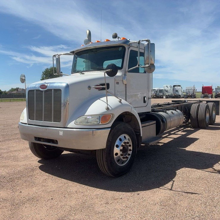 2016 PETERBILT 348