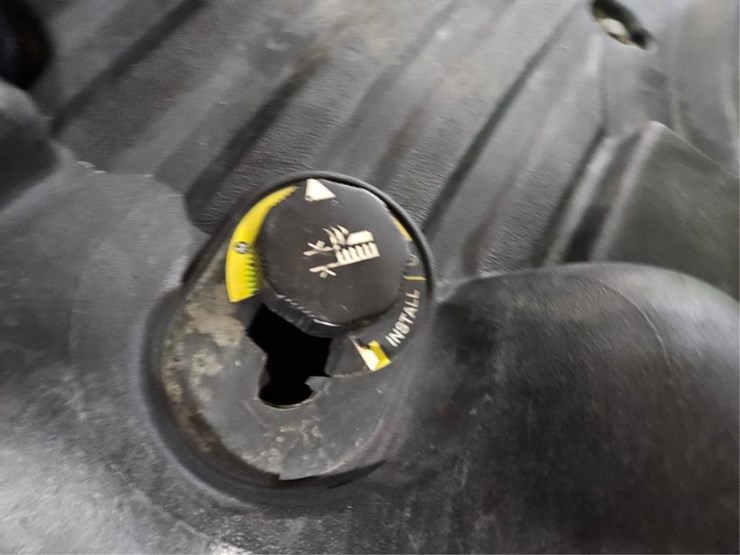 john-deere-2305-image-31