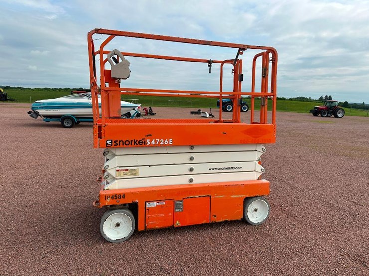 2016-snorkel-s4726e-image-1