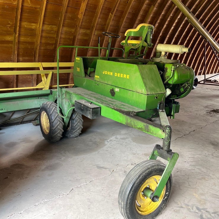 JOHN DEERE 780