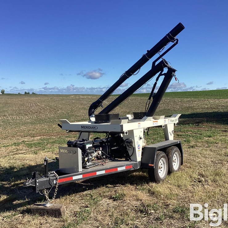 2023 Meridian Titan 2XT Seed Tender