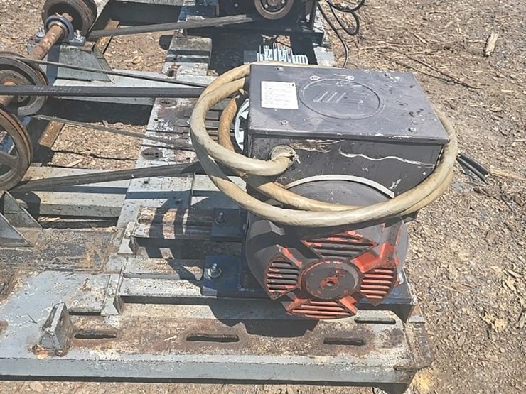 #146-•-iveco-power-unit-with-air-compressor-and-generator-image-29