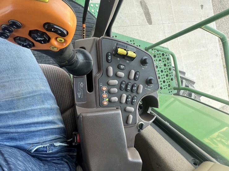 2004-john-deere-9660-sts-image-51