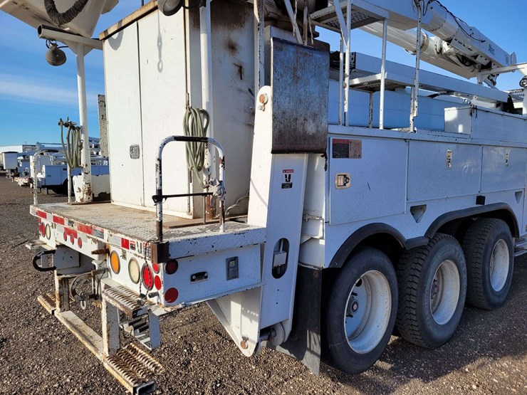 2013-international-harvester-sx525-truck-bucket-truck-image-7
