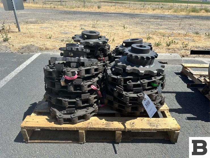 roller-chain-and-(4)-drive-sprockets-image-1