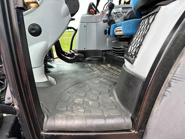 2014-new-holland-t6.175-image-42