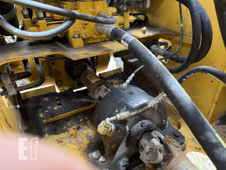 2019-deere-524kii-image-24