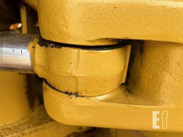 caterpillar-825-image-15