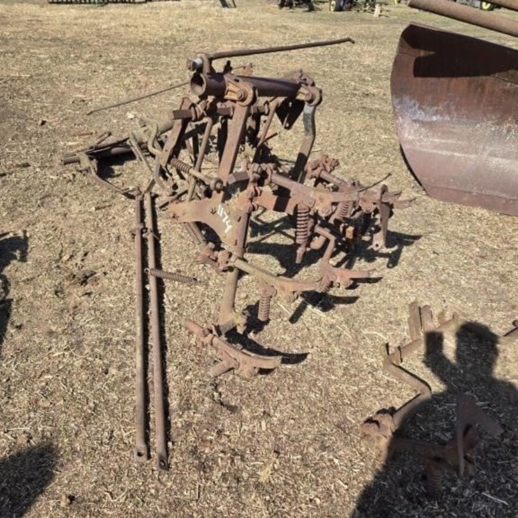 JOHN DEERE 2