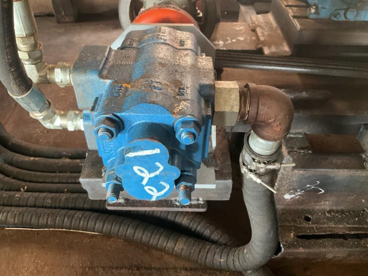 #122-•-hydraulic-lines,-pumps-and-tank-image-19