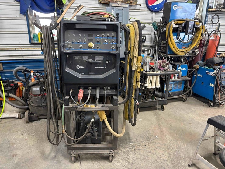 miller-250dx-welder-image-2