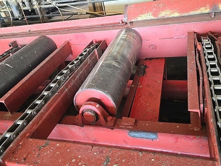 #115-•-roll-case-with-conveyor-and-side-transfer-deck-image-34
