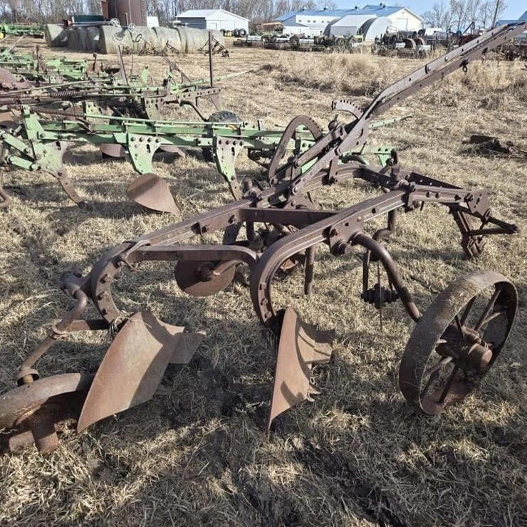 JOHN DEERE 2