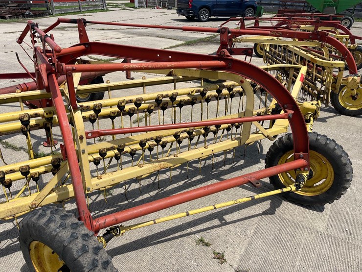 new-holland-260-image-10
