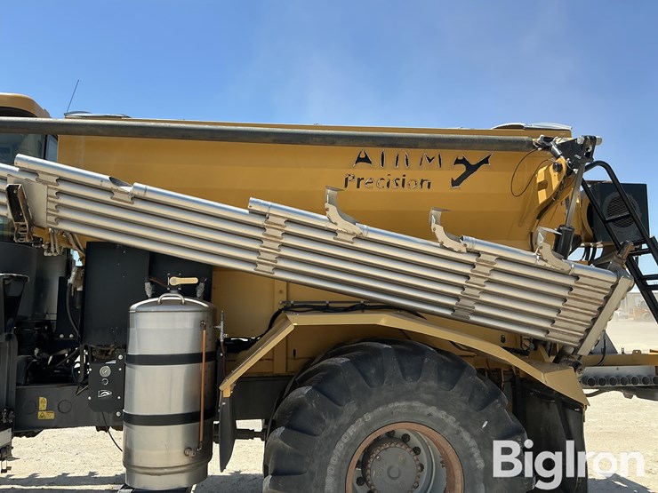 2012-terragator-8300-self-propelled-floater-dry-fertilizer-spreader-w/airmax-image-13