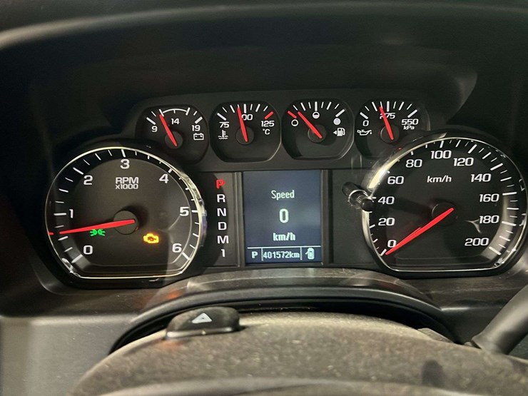 2016-chevrolet-silverado-2500hd-image-17