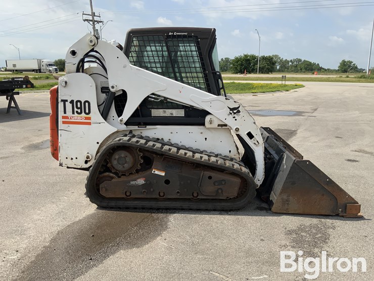 2009-bobcat-t190-image-4
