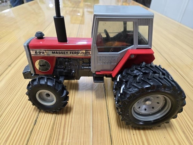 massey-ferguson-699-image-4