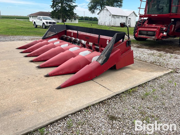 2000-case-ih-1063-image-1